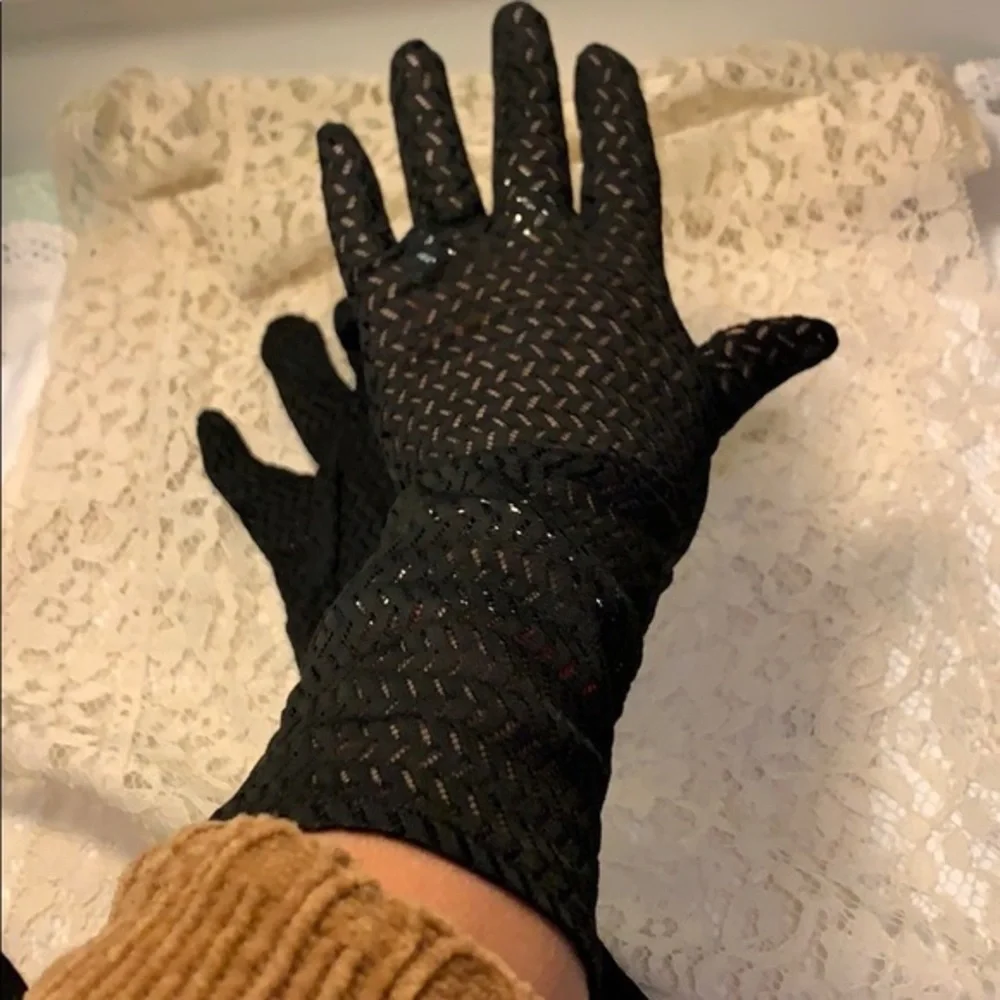 Vintage Black Gloves - Medium - Love these…